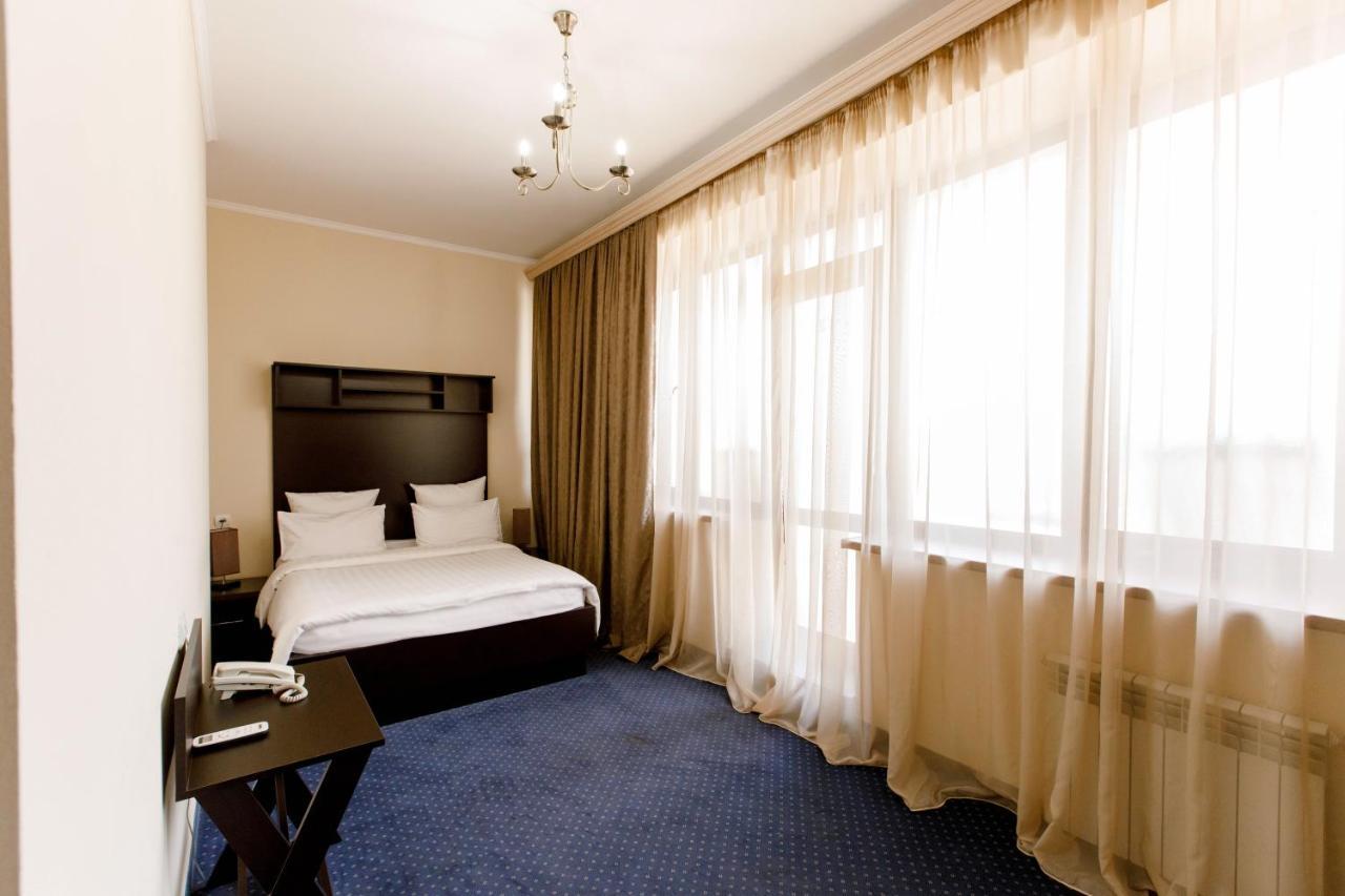14 Floor Hotel Yerevan Bagian luar foto